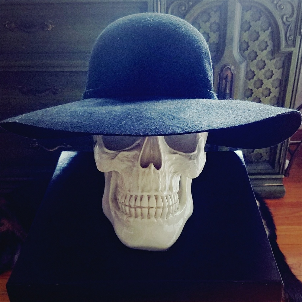 CLASSY - Black Wool Wide Brimmed Hat